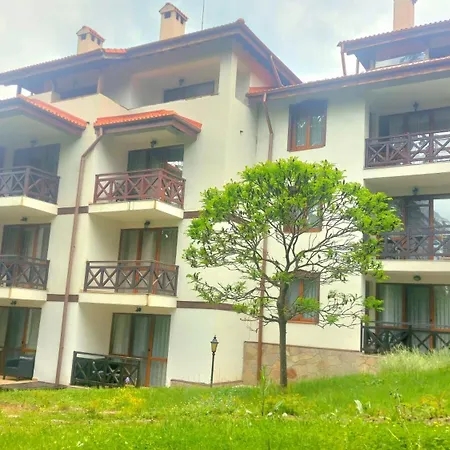 елеанора, смолянски езера Eleanora Lakes Apartment *